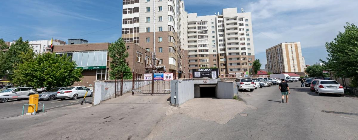 3-комнатная квартира, 107.5 м², 3/12 этаж, Сатпаева 18