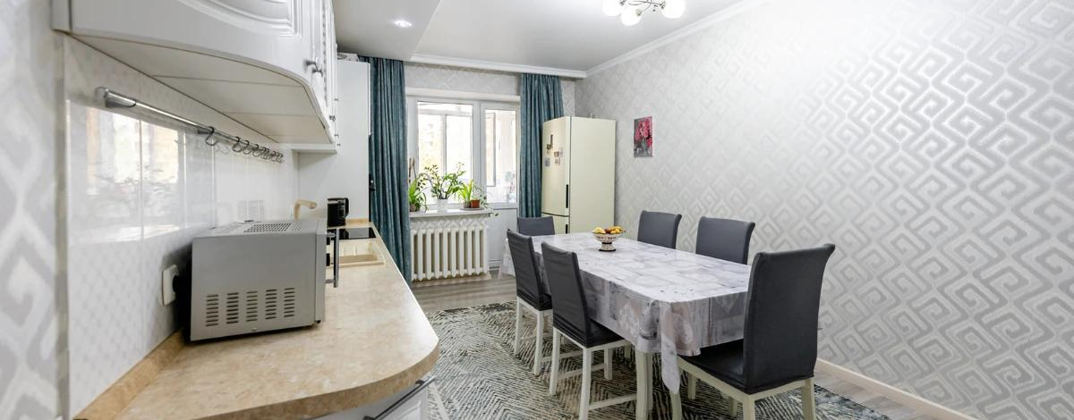 3-комнатная квартира, 107.5 м², 3/12 этаж, Сатпаева 18