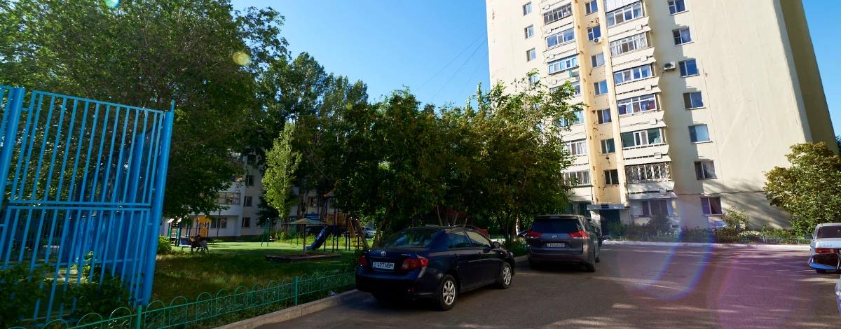 3-комнатная квартира, 68 м², 10/12 этаж, Абылайхана 14/1