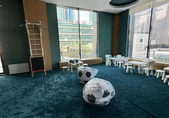 4-комнатная квартира, 225 м², 10/18 этаж, Достык