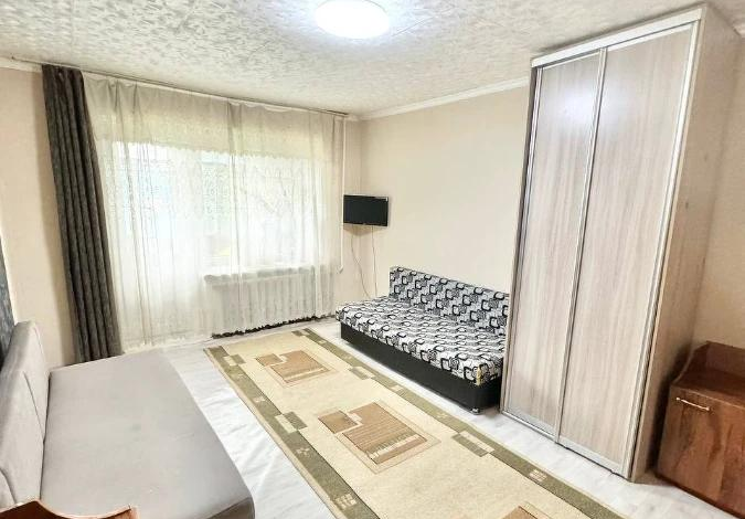 3-комнатная квартира, 58 м², 1/5 этаж, Абая пр-т 80/2