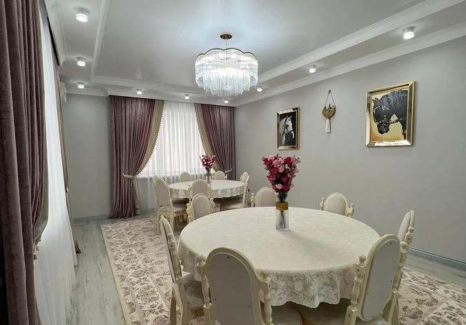 5-комнатная квартира · 200 м² · 5/8 этаж, проспект Алии Молдагуловой 62/1 — Мангилик Ел