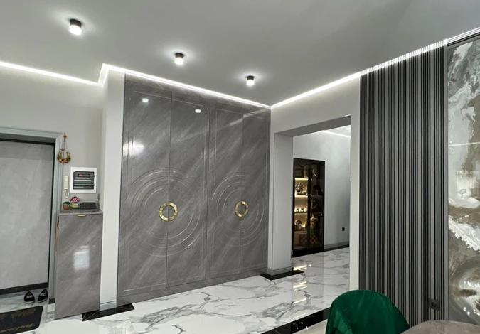 5-комнатная квартира · 200 м² · 5/8 этаж, проспект Алии Молдагуловой 62/1 — Мангилик Ел