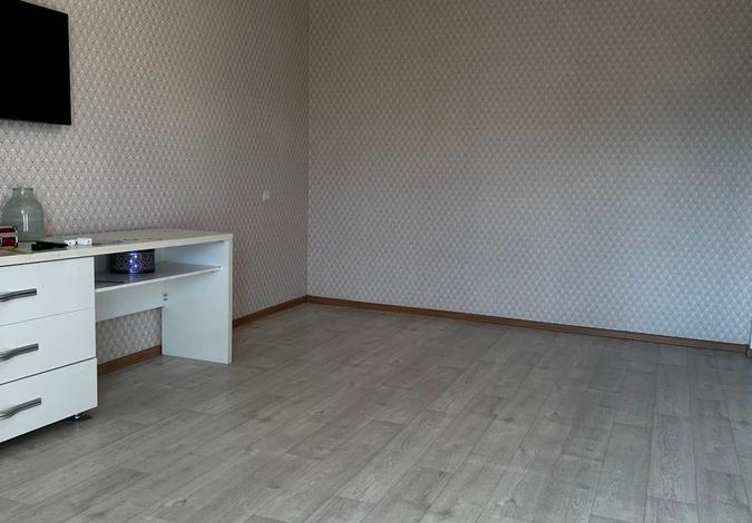 1-комнатная квартира · 32 м² · 3/5 этаж, Абилкайыр хана 75 — 101 стрелковой бригады