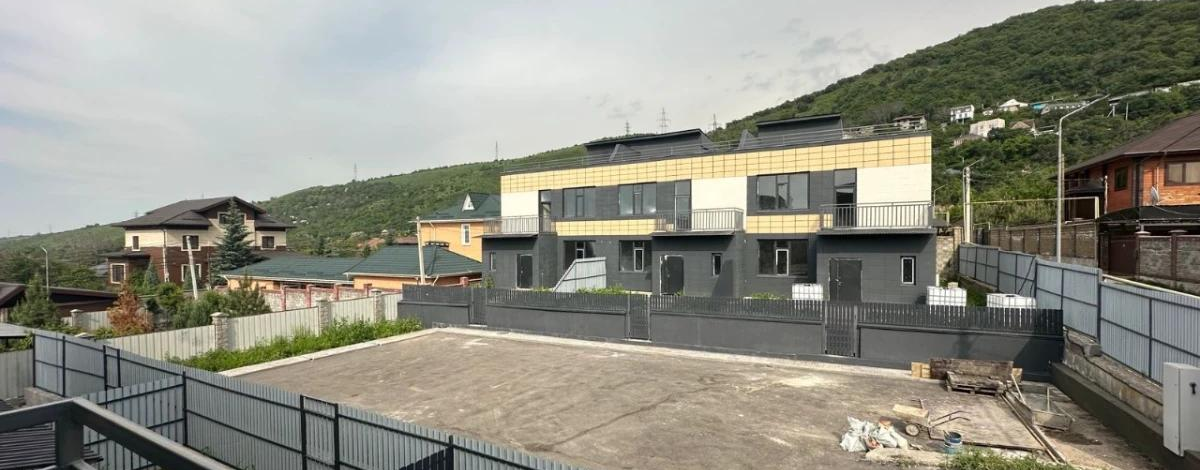 5-комнатная квартира, 217 м², 2/3 этаж, мкр Нур Алатау 1152