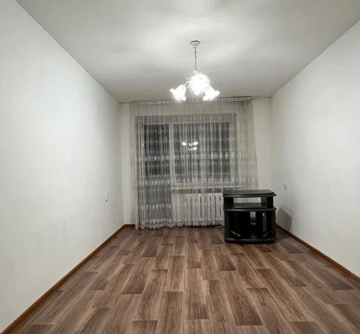 3-комнатная квартира, 61 м², 2/5 этаж, Республика 30