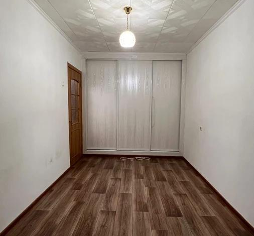 3-комнатная квартира, 61 м², 2/5 этаж, Республика 30