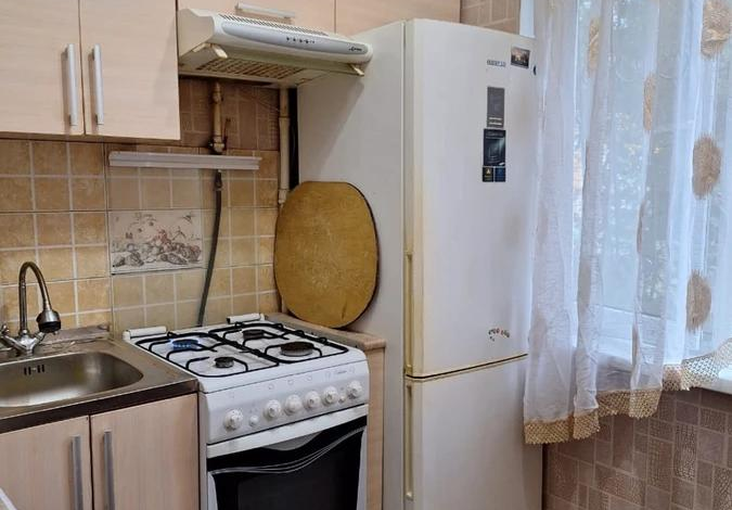 2-комнатная квартира, 43 м², 2/4 этаж, мкр №3 32