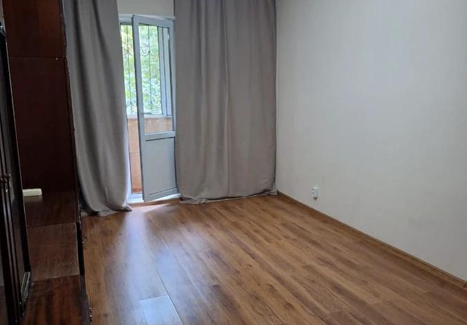 2-комнатная квартира, 43 м², 2/4 этаж, мкр №3 32