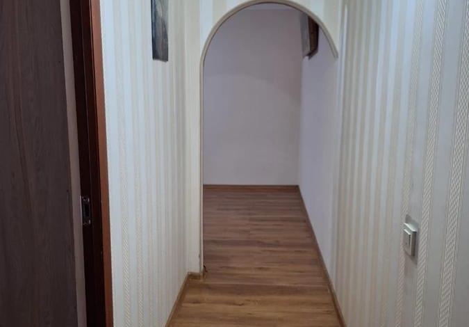 2-комнатная квартира, 43 м², 2/4 этаж, мкр №3 32