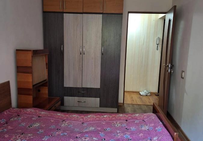 2-комнатная квартира, 43 м², 2/4 этаж, мкр №3 32