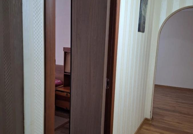 2-комнатная квартира, 43 м², 2/4 этаж, мкр №3 32