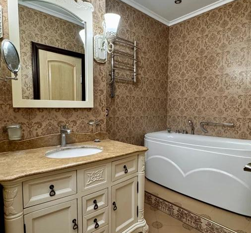 4-комнатная квартира, 160 м², 5/9 этаж, Аскарова Асанбая 21