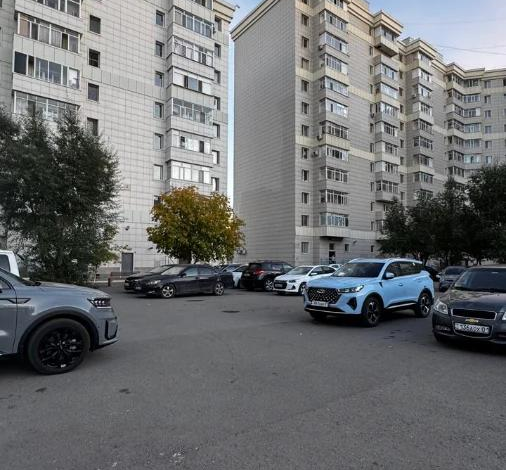 3-комнатная квартира · 120 м² · 8/10 этаж, Сембинова 9 — Кенесары