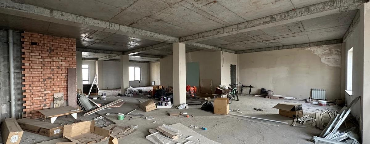 5-комнатная квартира · 209.7 м² · 6/8 этаж, Дулати 201а