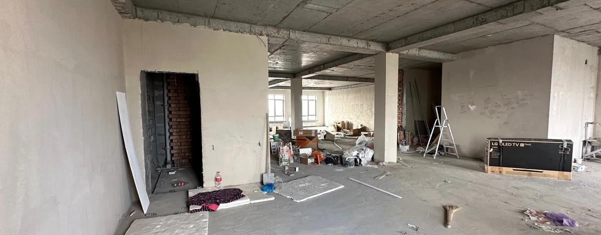 5-комнатная квартира · 209.7 м² · 6/8 этаж, Дулати 201а