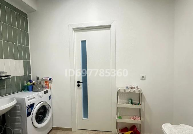 3-комнатная квартира, 54 м², 3/5 этаж, мкр Думан-2, Халиуллина 172k6 — Халык арена