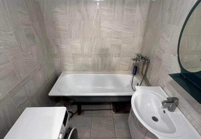 3-комнатная квартира, 77.3 м², 9/10 этаж, Физкультурная