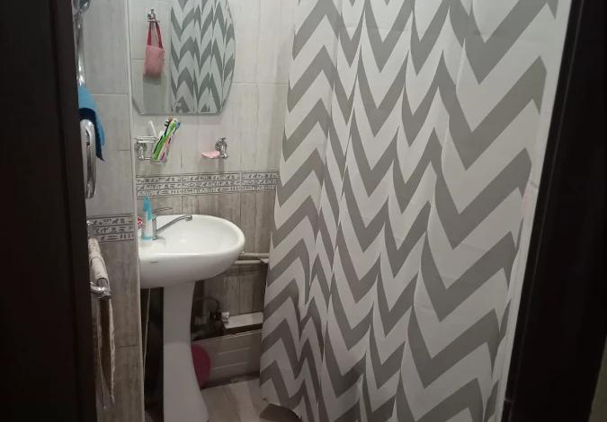 2-комнатная квартира, 48 м², 5/9 этаж, мкр Алтай-1 77 — Майлина
