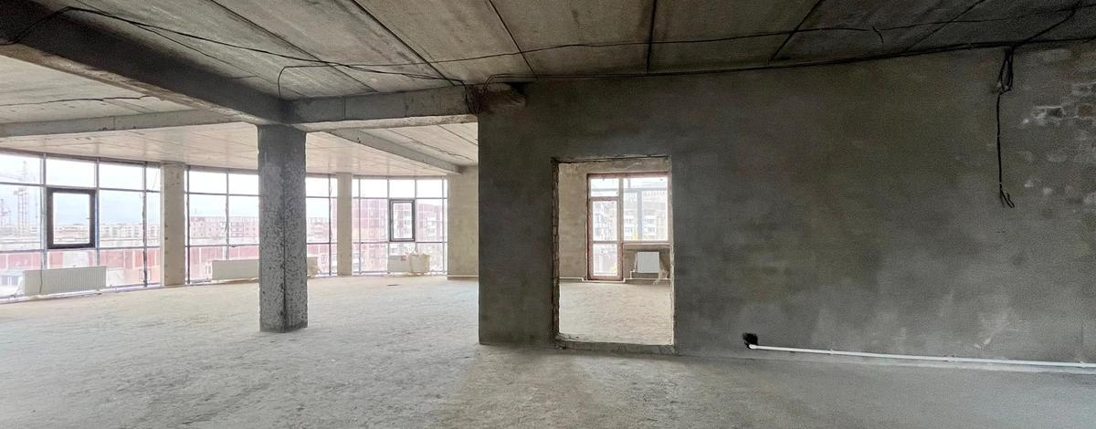 5-комнатная квартира · 183 м² · 6/6 этаж, мкр Юго-Восток, Мкр Степной 3 2/3 — Торговый центр бум