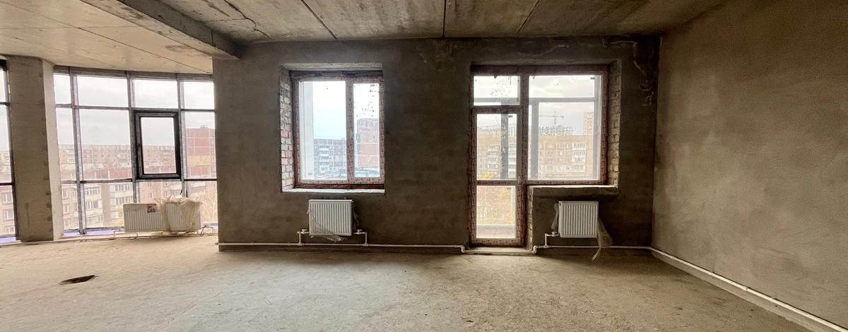 5-комнатная квартира · 183 м² · 6/6 этаж, мкр Юго-Восток, Мкр Степной 3 2/3 — Торговый центр бум