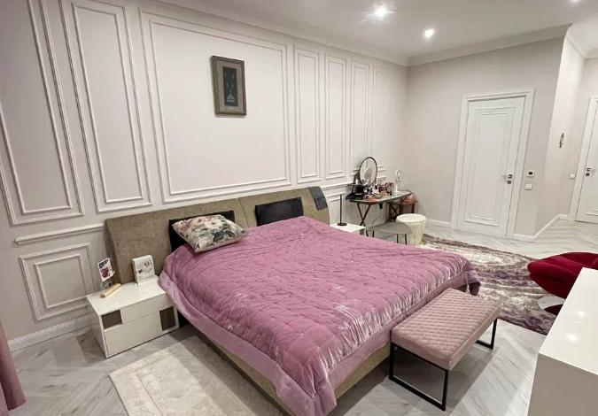 4-комнатная квартира, 198.8 м², 1/3 этаж, мкр Мирас 55/1 к2