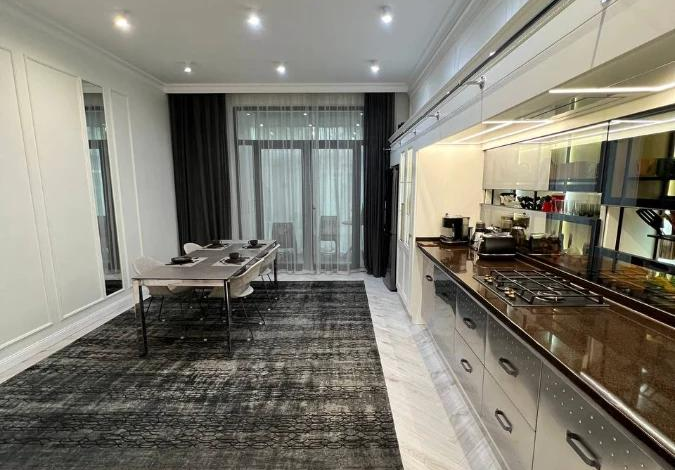 4-комнатная квартира, 198.8 м², 1/3 этаж, мкр Мирас 55/1 к2