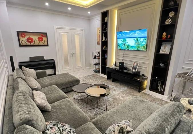 4-комнатная квартира, 198.8 м², 1/3 этаж, мкр Мирас 55/1 к2