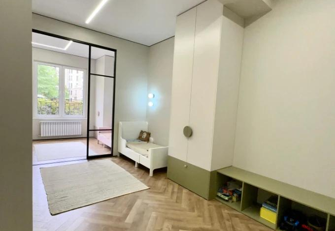 3-комнатная квартира · 110 м² · 1/7 этаж, Мкр. Мирас 157 к 4