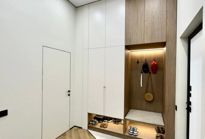 3-комнатная квартира · 110 м² · 1/7 этаж, Мкр. Мирас 157 к 4