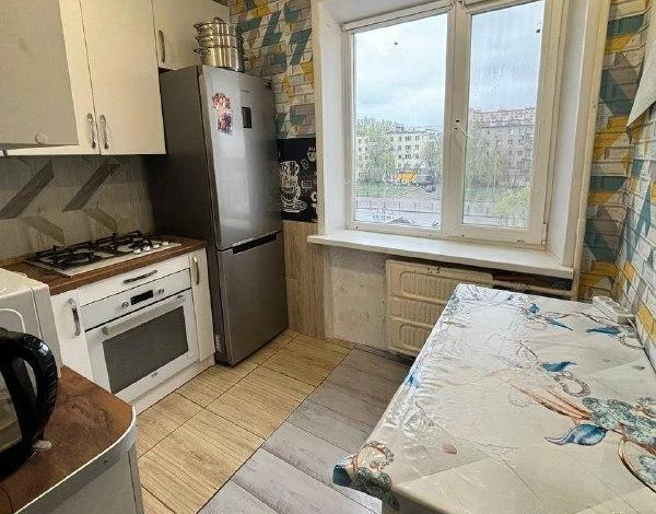 3-комнатная квартира, 53 м², 4/5 этаж, Пр. Богенбай батыра 32