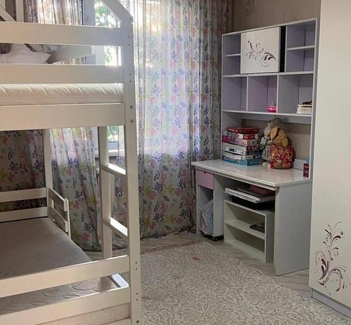 3-комнатная квартира, 80 м², 2/5 этаж, мкр Нурсат — Назарбекова