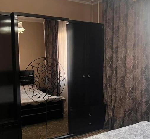 3-комнатная квартира, 80 м², 2/5 этаж, мкр Нурсат — Назарбекова