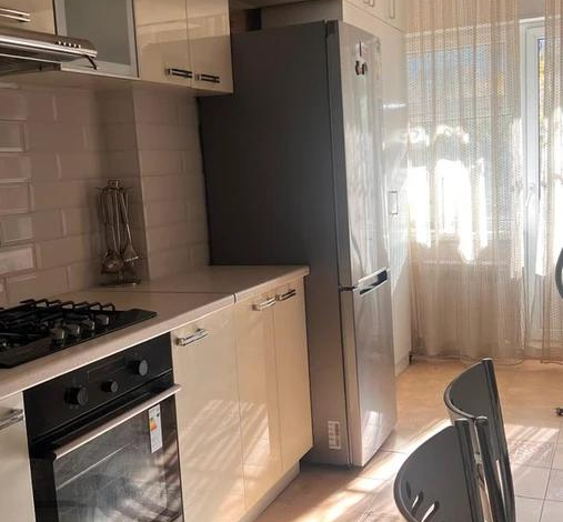 3-комнатная квартира, 80 м², 2/5 этаж, мкр Нурсат — Назарбекова