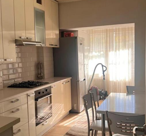 3-комнатная квартира, 80 м², 2/5 этаж, мкр Нурсат — Назарбекова