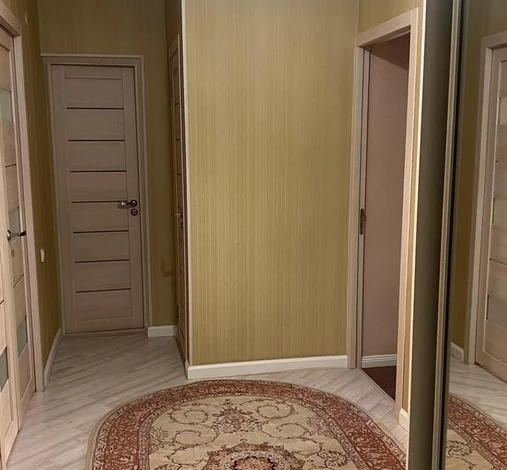 3-комнатная квартира, 80 м², 2/5 этаж, мкр Нурсат — Назарбекова