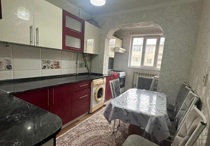 3-комнатная квартира, 80 м², 2/5 этаж, мкр Нурсат — Назарбекова