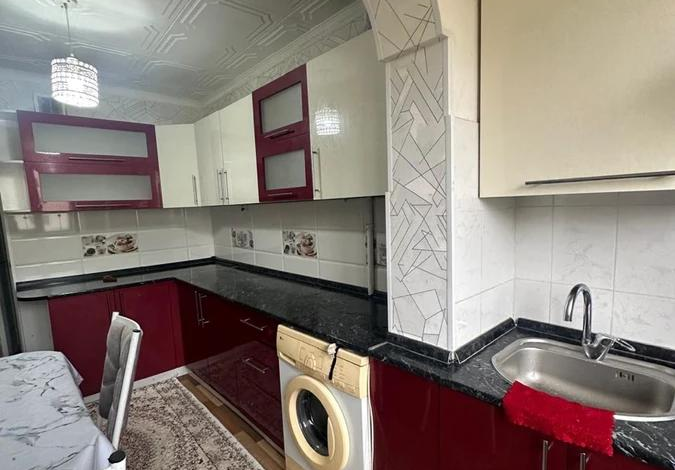 3-комнатная квартира, 80 м², 2/5 этаж, мкр Нурсат — Назарбекова