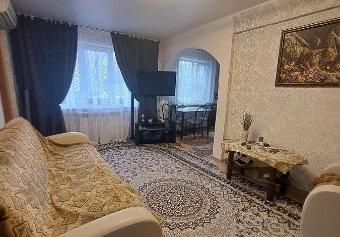 3-комнатная квартира · 50 м² · 1/5 этаж, Космическая 14