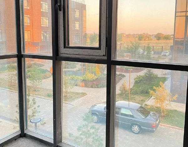 2-комнатная квартира, 53.8 м², 3/5 этаж, мкр Восток 114 — Жолан Батыра