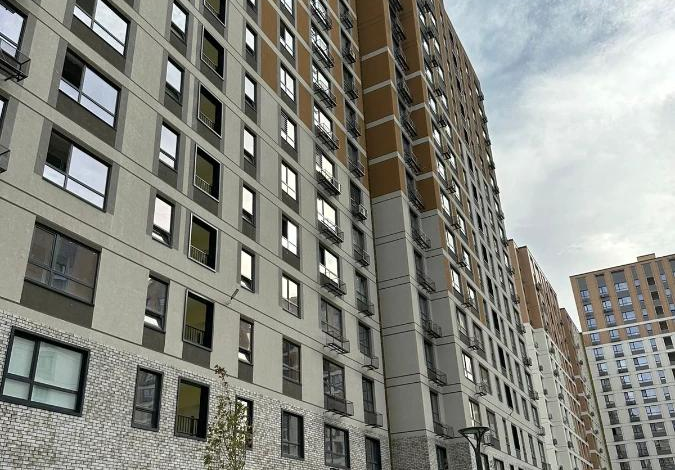 2-комнатная квартира, 48 м², 3/5 этаж, Карасу 28 — рядом 64 школа садик