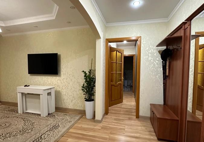 3-комнатная квартира · 67.8 м² · 4/10 этаж, Машхур Жусупа (бывш. 1 Мая) 270 — Максима Горького