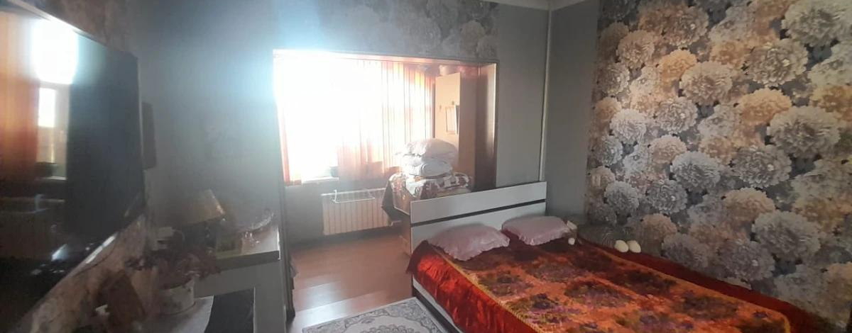 4-комнатная квартира, 85 м², 4/5 этаж, Карасу — 21-й микрорайон, ост. Дархан