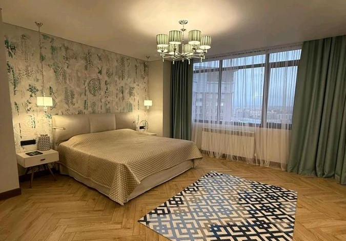 4-комнатная квартира, 167.5 м², Кошкарбаева 2 — Happy