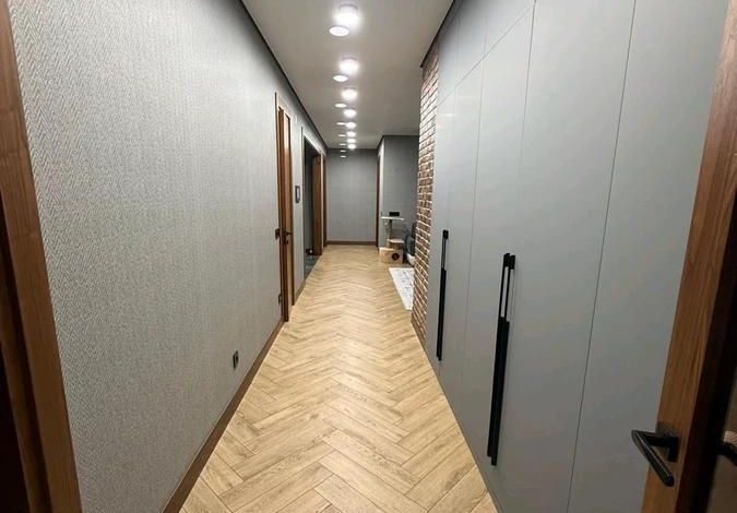 4-комнатная квартира, 167.5 м², Кошкарбаева 2 — Happy