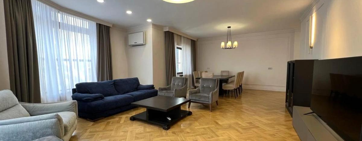 4-комнатная квартира · 195 м² · 3/7 этаж, Фурманова 111 — Казыбек би 48