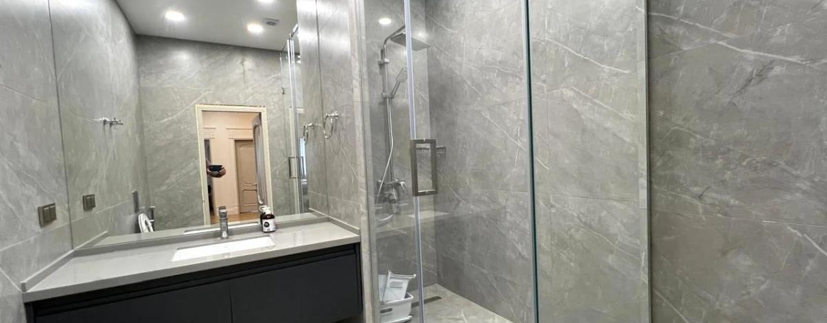 4-комнатная квартира · 195 м² · 3/7 этаж, Фурманова 111 — Казыбек би 48