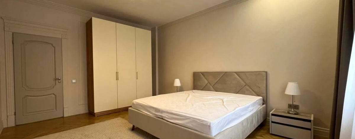 4-комнатная квартира · 195 м² · 3/7 этаж, Фурманова 111 — Казыбек би 48