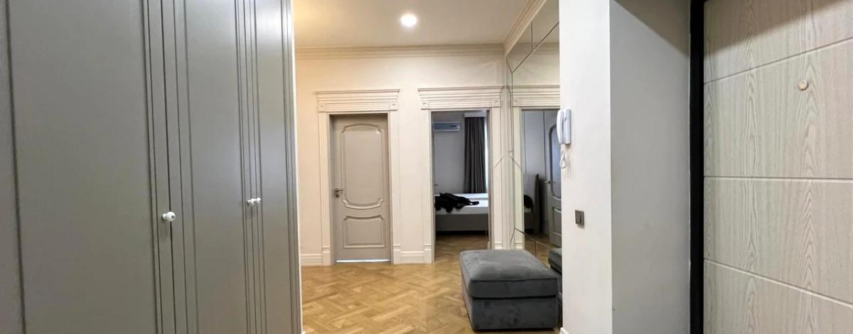 4-комнатная квартира · 195 м² · 3/7 этаж, Фурманова 111 — Казыбек би 48
