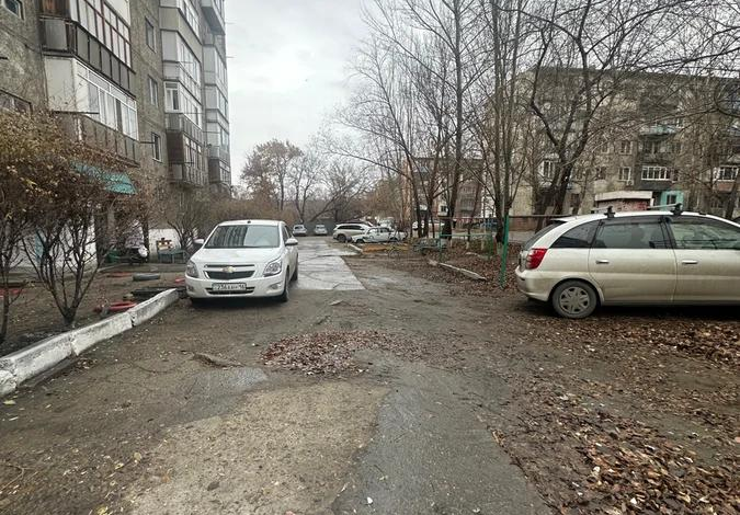 4-комнатная квартира, 81.3 м², 1/10 этаж, 1 микрорайон 20 а